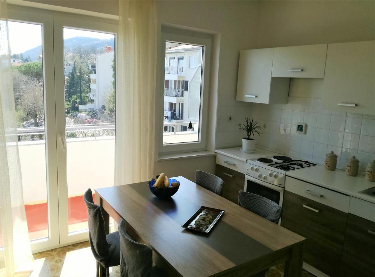 Leona Apartment Lovran Ngoại thất bức ảnh